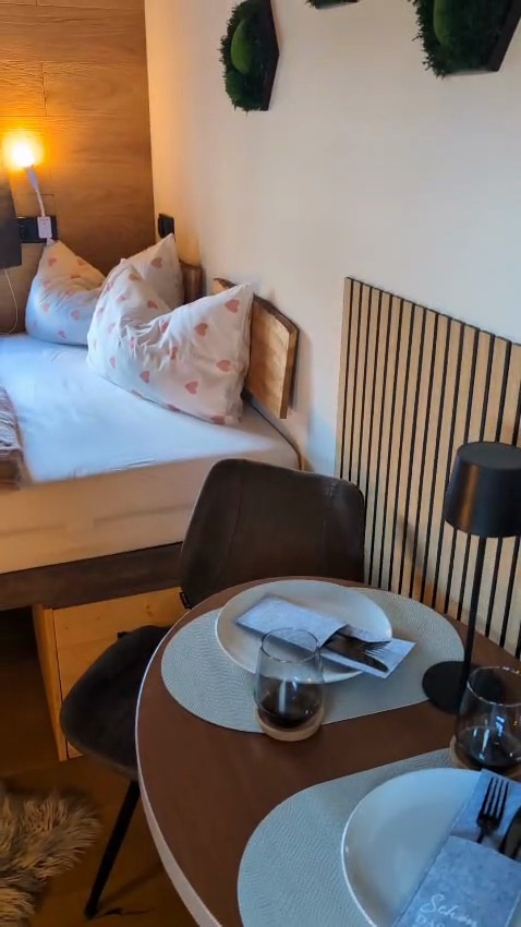Vorschaubild des Video-Rundgangs durch den Bauwagen.